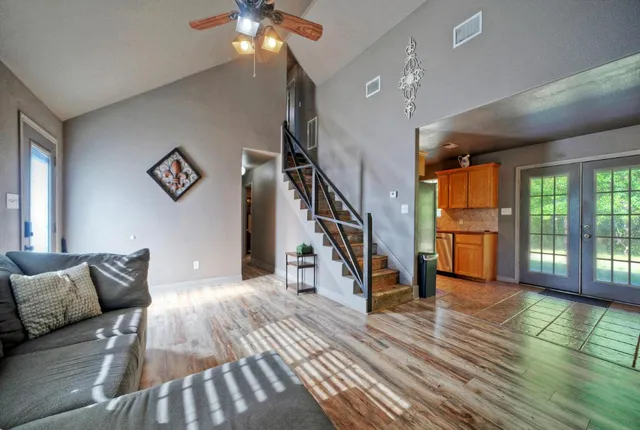 $399,000 | 1265 East Independence Street, Giddings, TX 78942