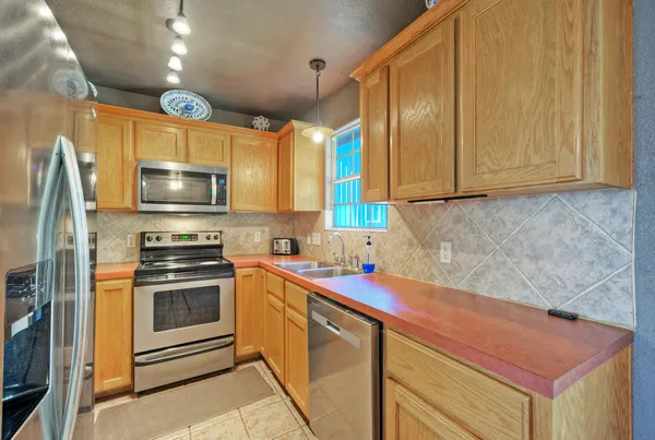 $369,000 | 1265 East Independence Street, Giddings, TX 78942