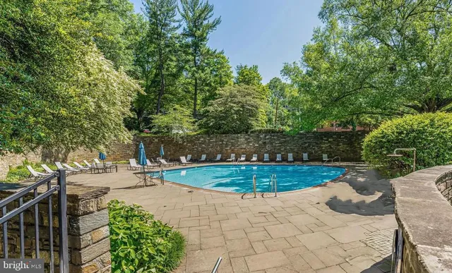 a view of a hallway with elevator