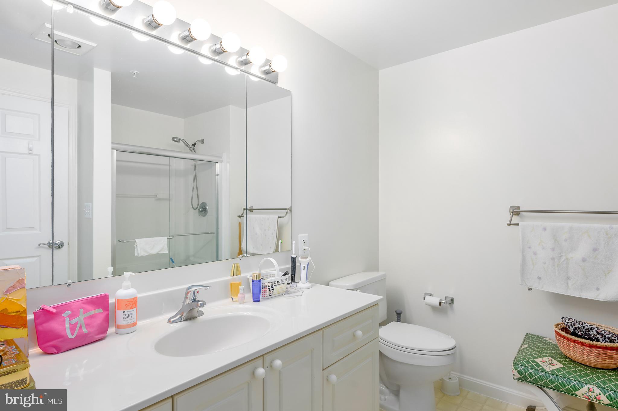 19355 Cypress Ridge Terrace, Unit 212 Leesburg, VA 20176 - Photo 20 of 26