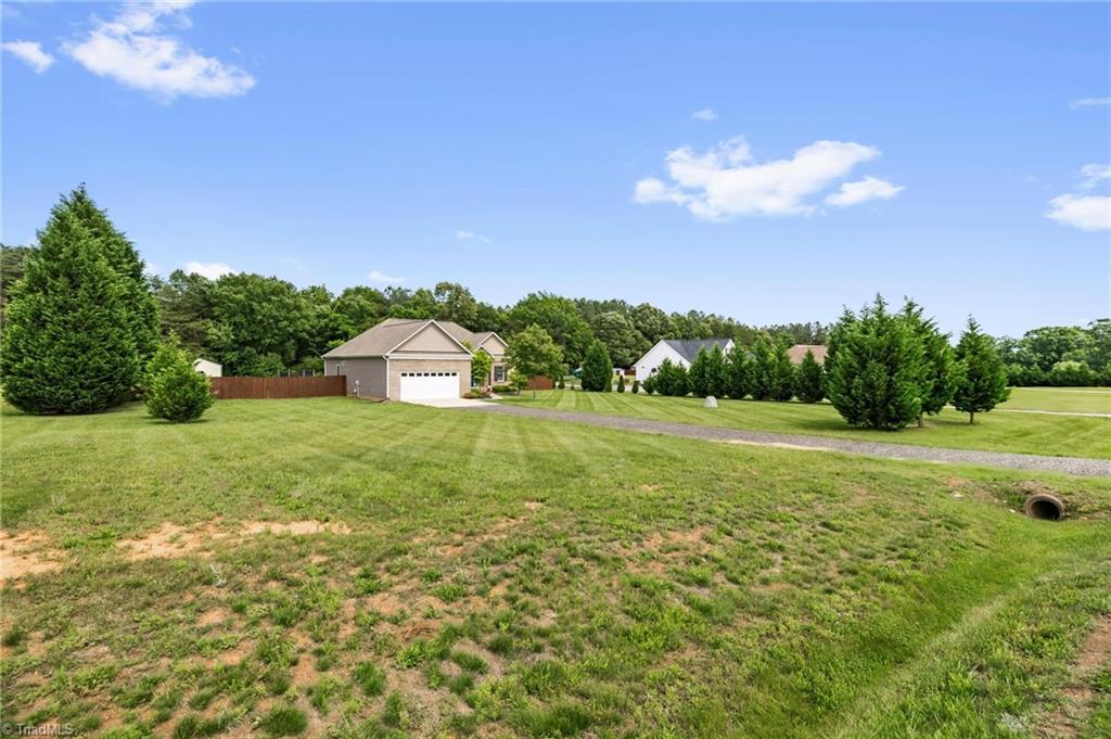 259 Washburn Road Madison, NC 27025 - Photo 4 of 30 Gallery Image 4