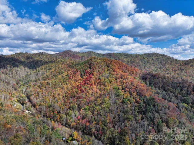 $189,000 | 366 Renfro Road, Green Mountain, NC 28740