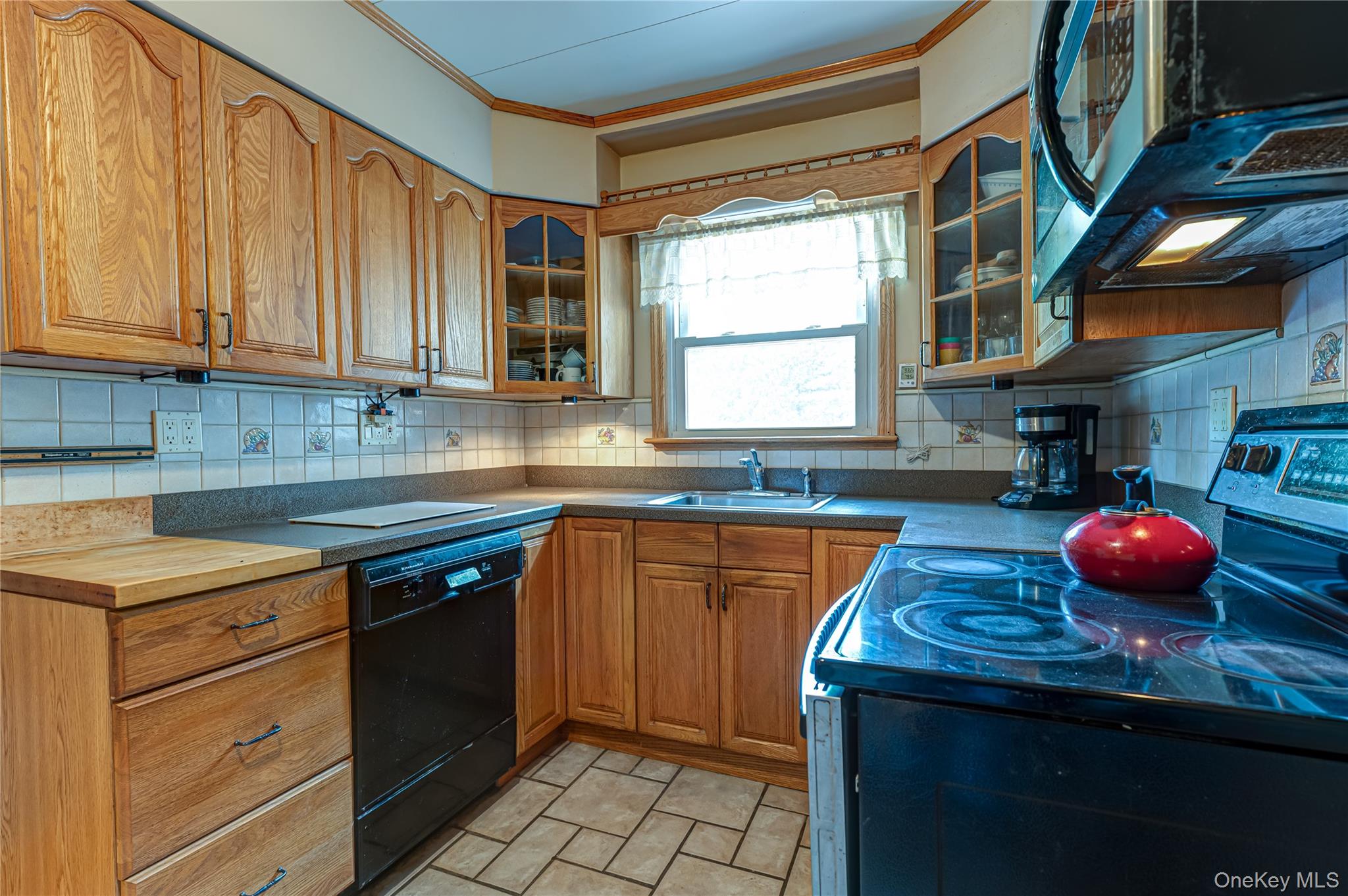 21 Langdon Road Farmingdale, NY 11735 - Photo 12 of 25