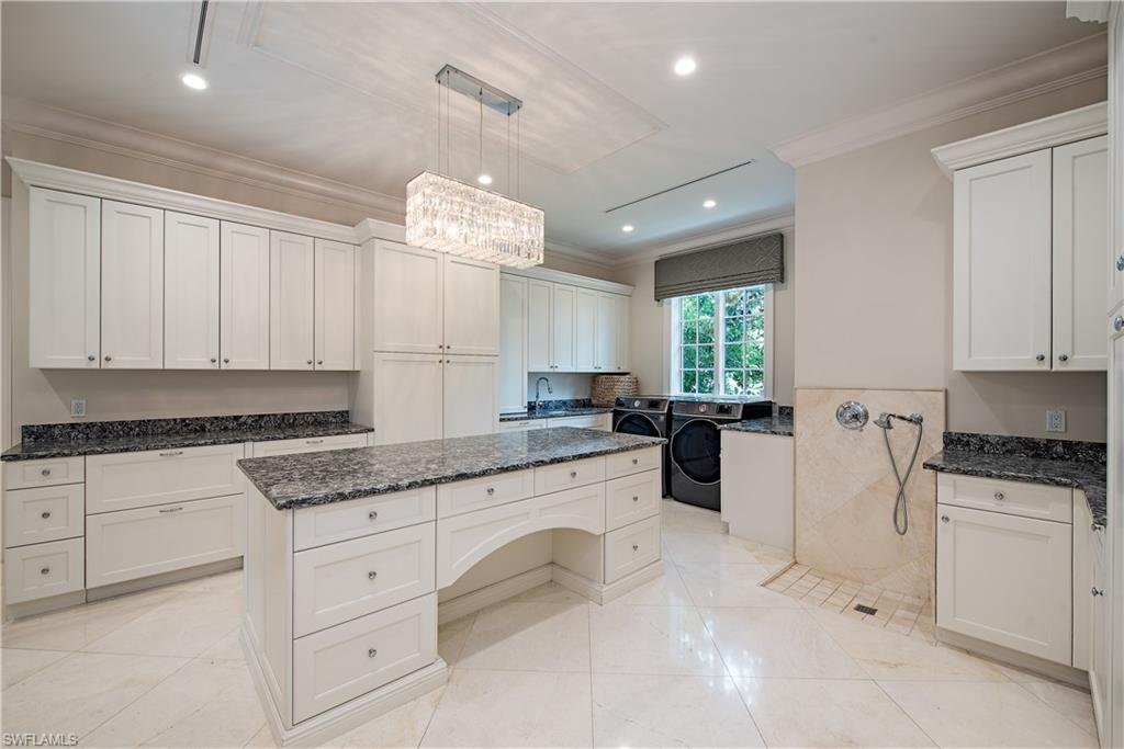 233 Mermaids Bight Naples, FL 34103 - Photo 21 of 47