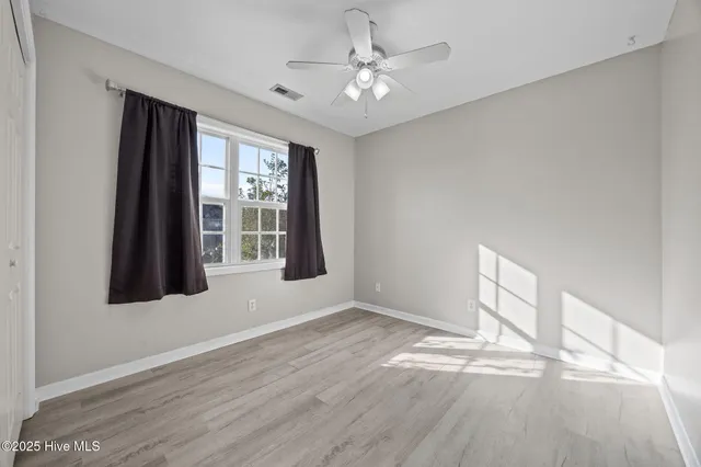 $240,000 | 100 Foxtrail Drive, Hubert, NC 28539