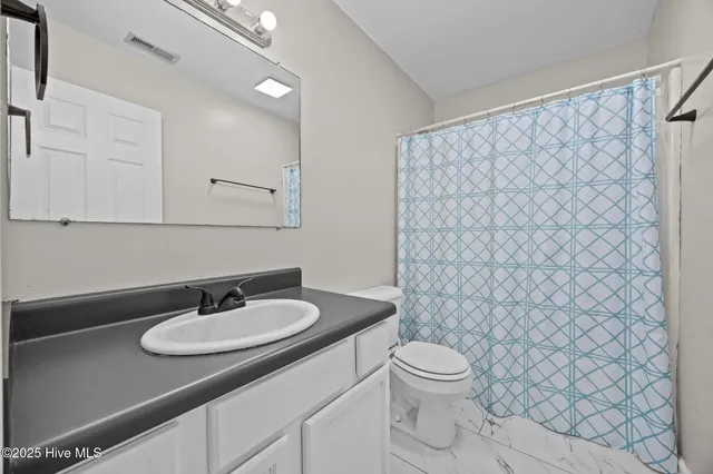 $240,000 | 100 Foxtrail Drive, Hubert, NC 28539