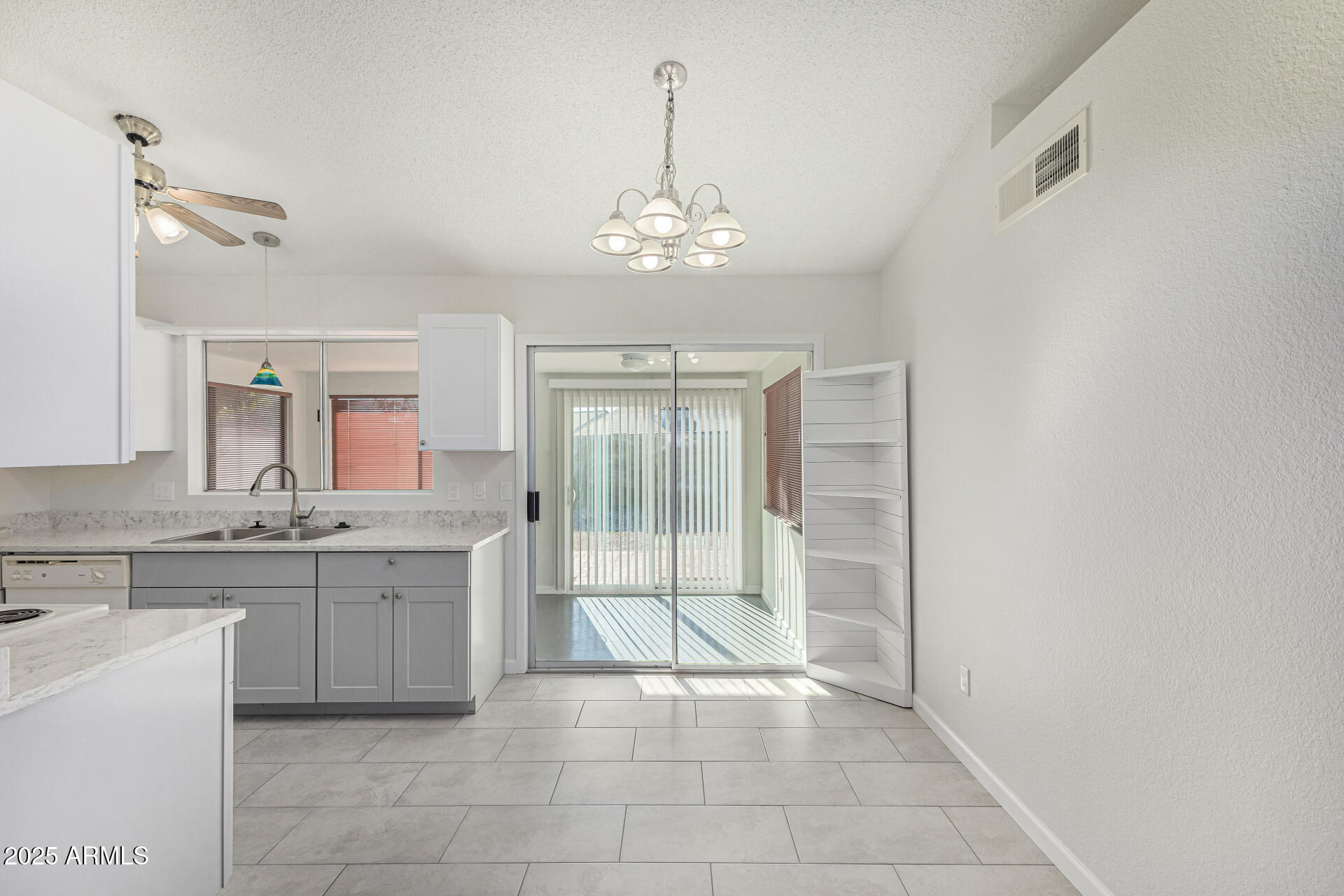 1813 East Grandview Road Phoenix, AZ 85022 - Photo 8 of 26 08-Grandview