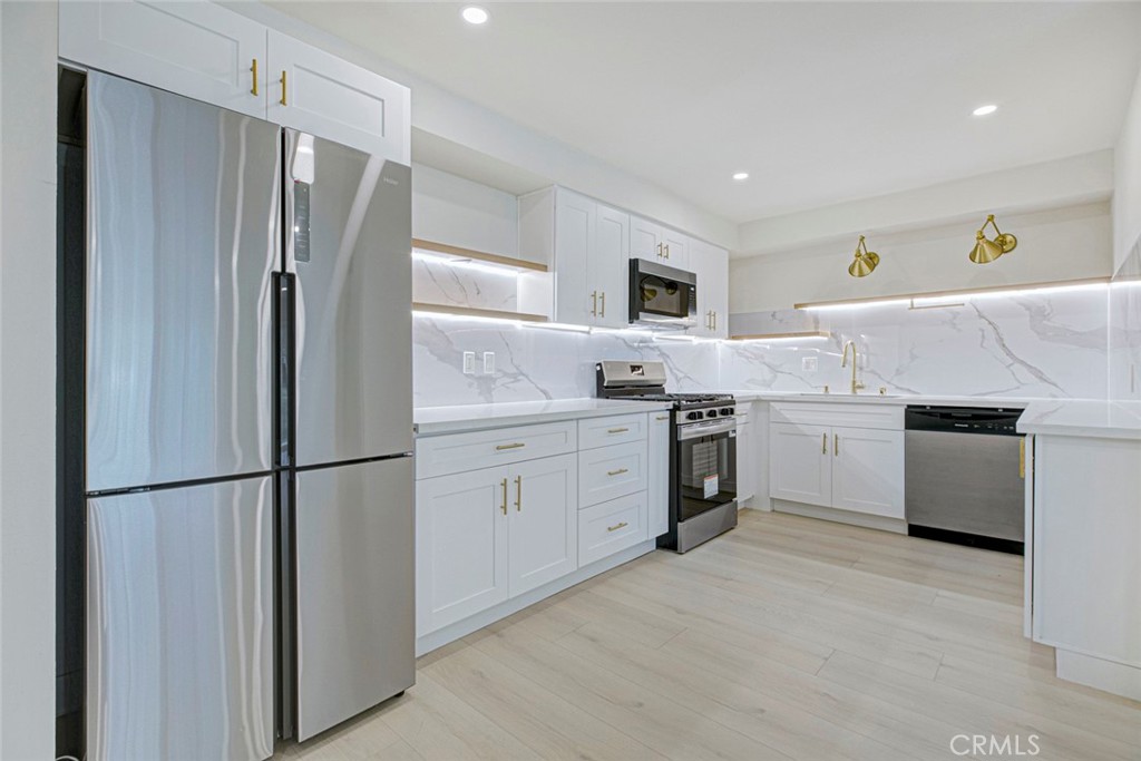 500 Jackson Place, Unit 201 Glendale, CA 91206 - Photo 1 of 28