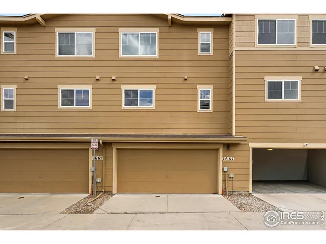 a house view with a outdoor space