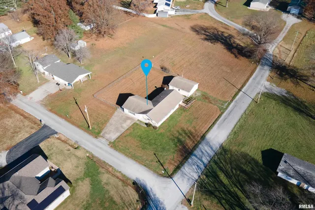 $139,900 | 516 South Safford Street, Christopher, IL 62822