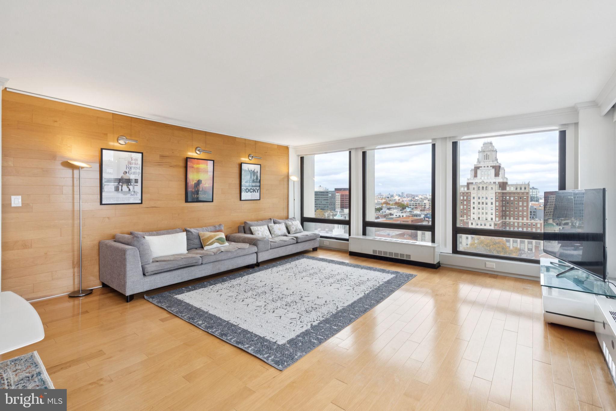 210 Locust Street, Unit 15AW Philadelphia, PA 19106 - Photo 3 of 27