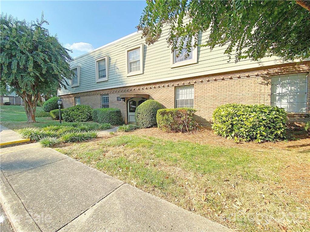 2606 Park Road Charlotte, NC 28209 - Photo 2 of 16 front view of a house with a street