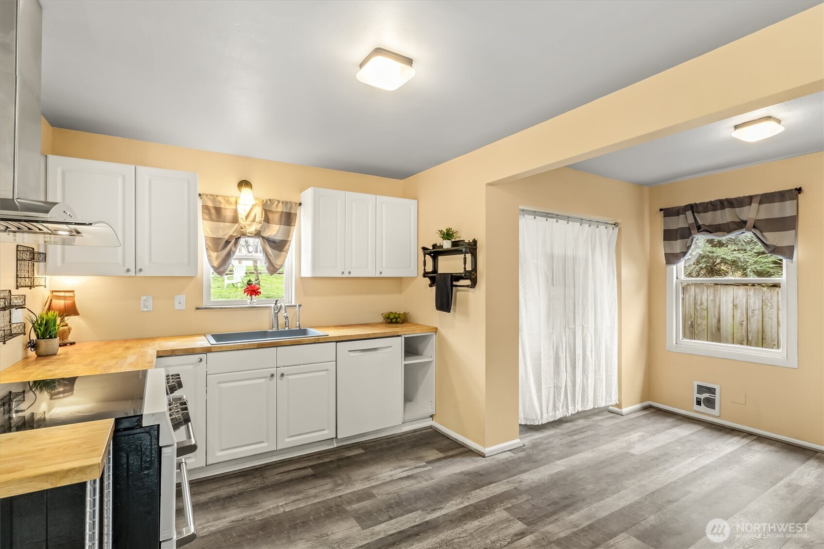 2108 South G Street Tacoma, WA 98405 - Photo 8 of 20