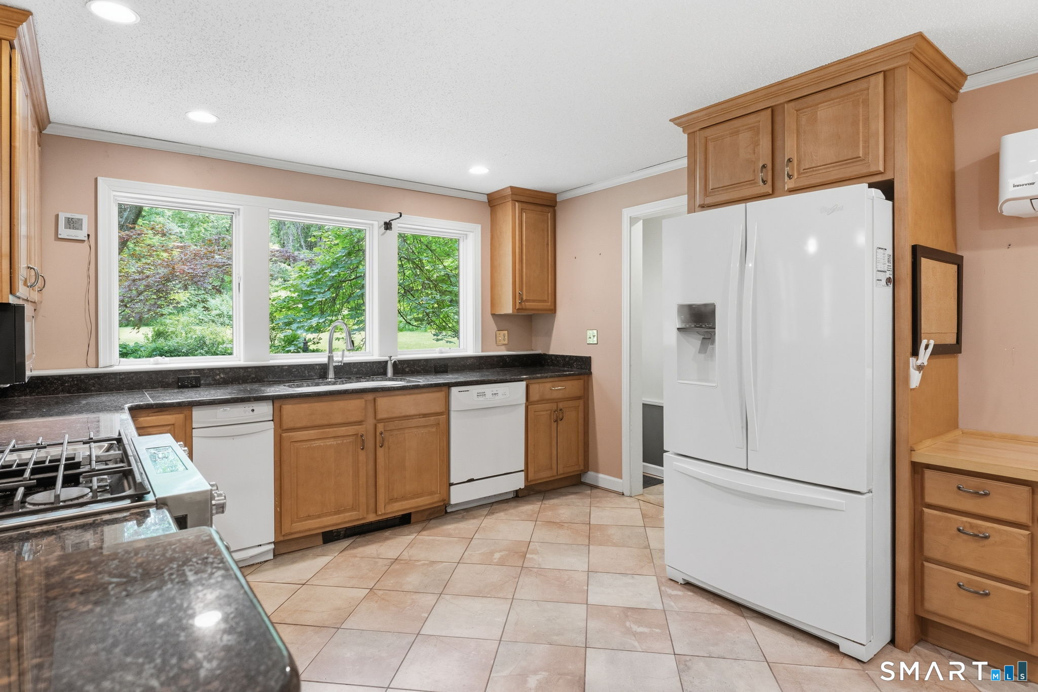 13 Juniper Road Bloomfield, CT 06002 - Photo 13 of 39