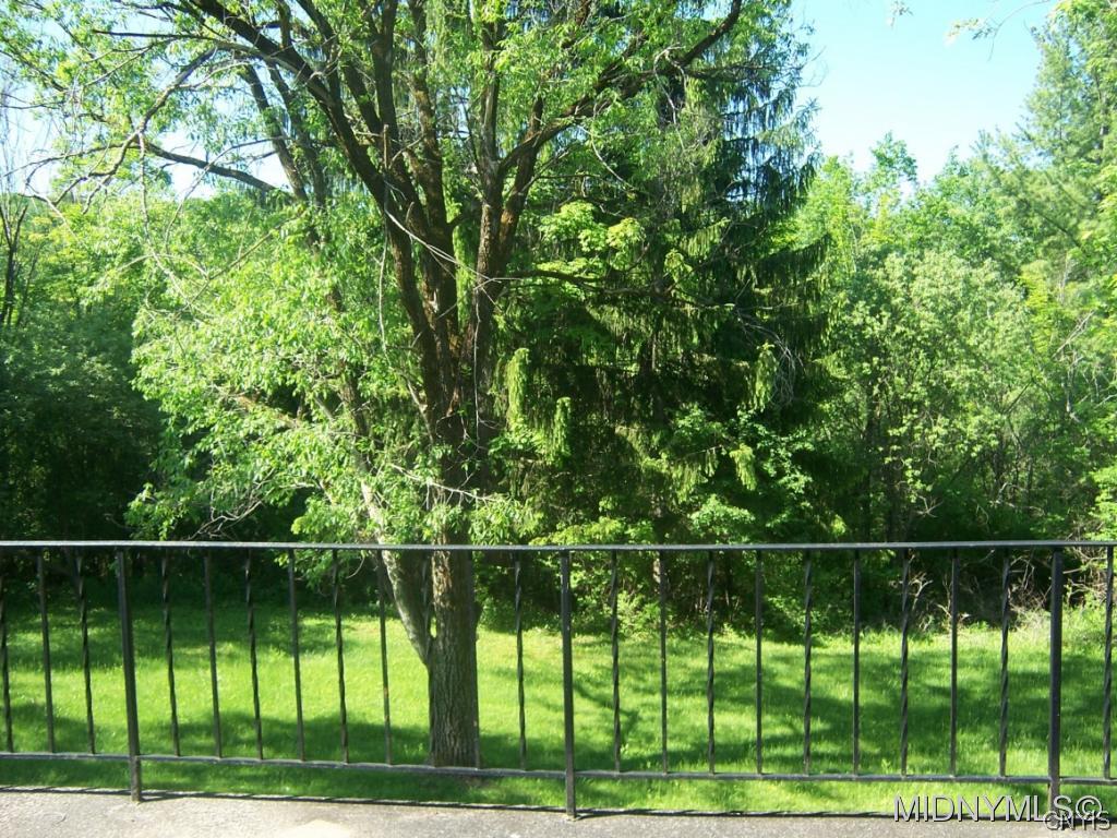 16 Russet Bush Road Utica, NY 13501 - Photo 8 of 18