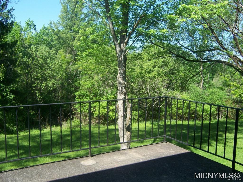 16 Russet Bush Road Utica, NY 13501 - Photo 9 of 18