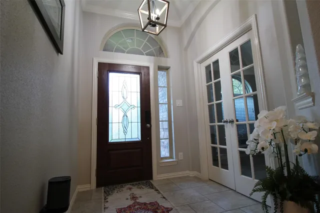 a view of entryway with a front door
