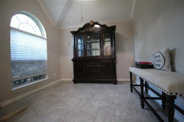 a view of a livingroom with furniture