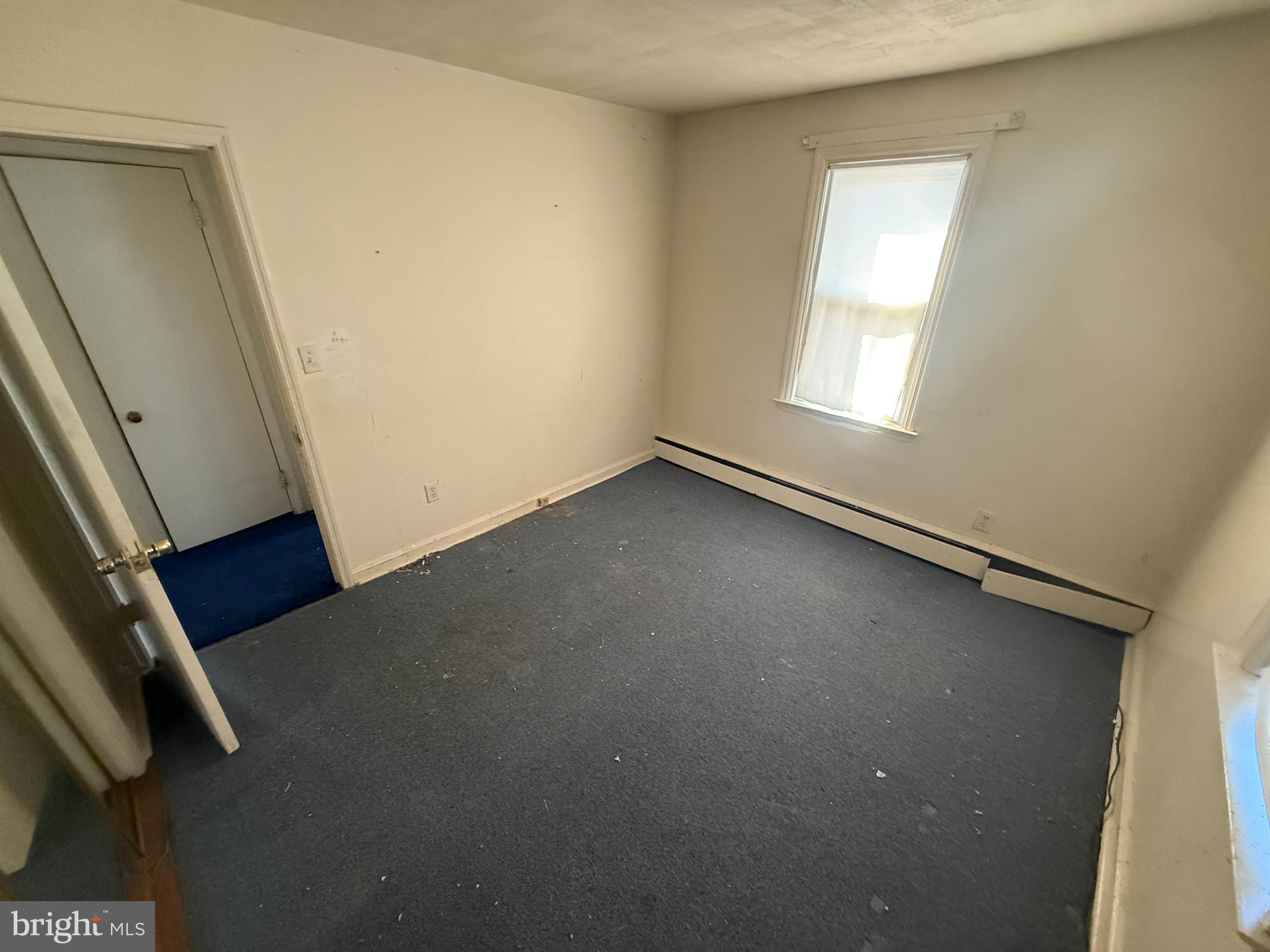 800 Kenyon Lane Newark, DE 19711 - Photo 11 of 16 Bright, airy room with potential for creativity.