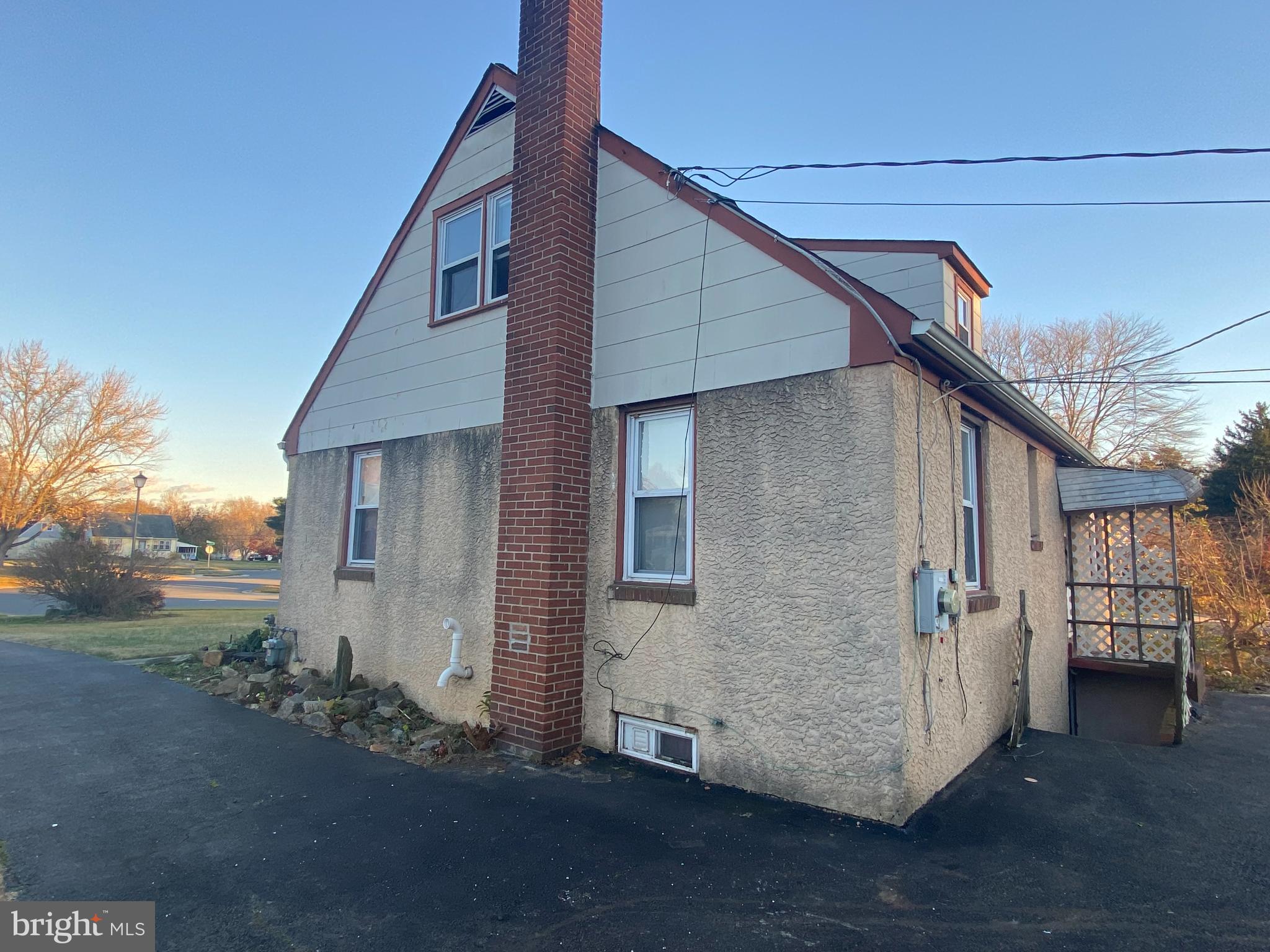 800 Kenyon Lane Newark, DE 19711 - Photo 4 of 16 Charming home with rustic character.
