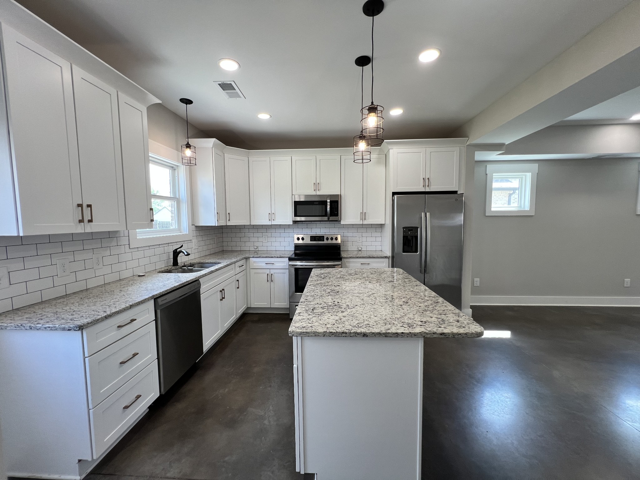 101 Portland Boulevard Portland, TN 37148 - Photo 7 of 18