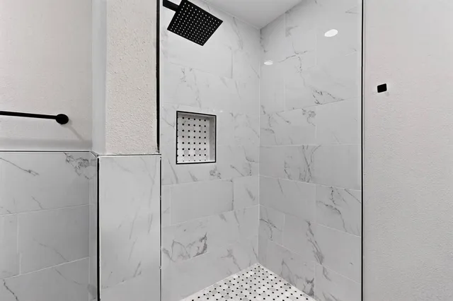 $5,500 | 10132 Medlock Drive, Dallas, TX 75218