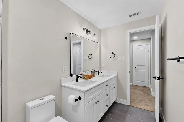 $5,500 | 10132 Medlock Drive, Dallas, TX 75218