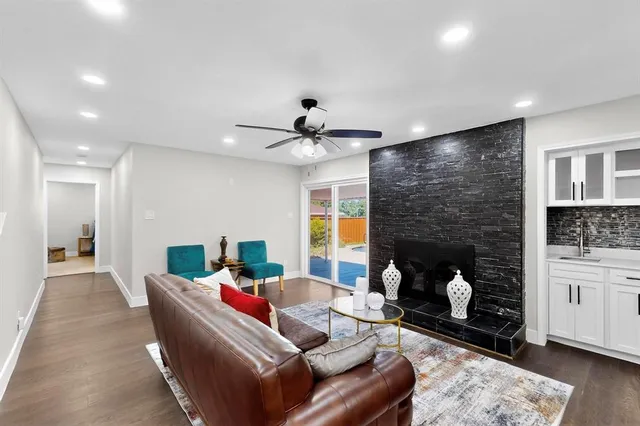 $5,500 | 10132 Medlock Drive, Dallas, TX 75218