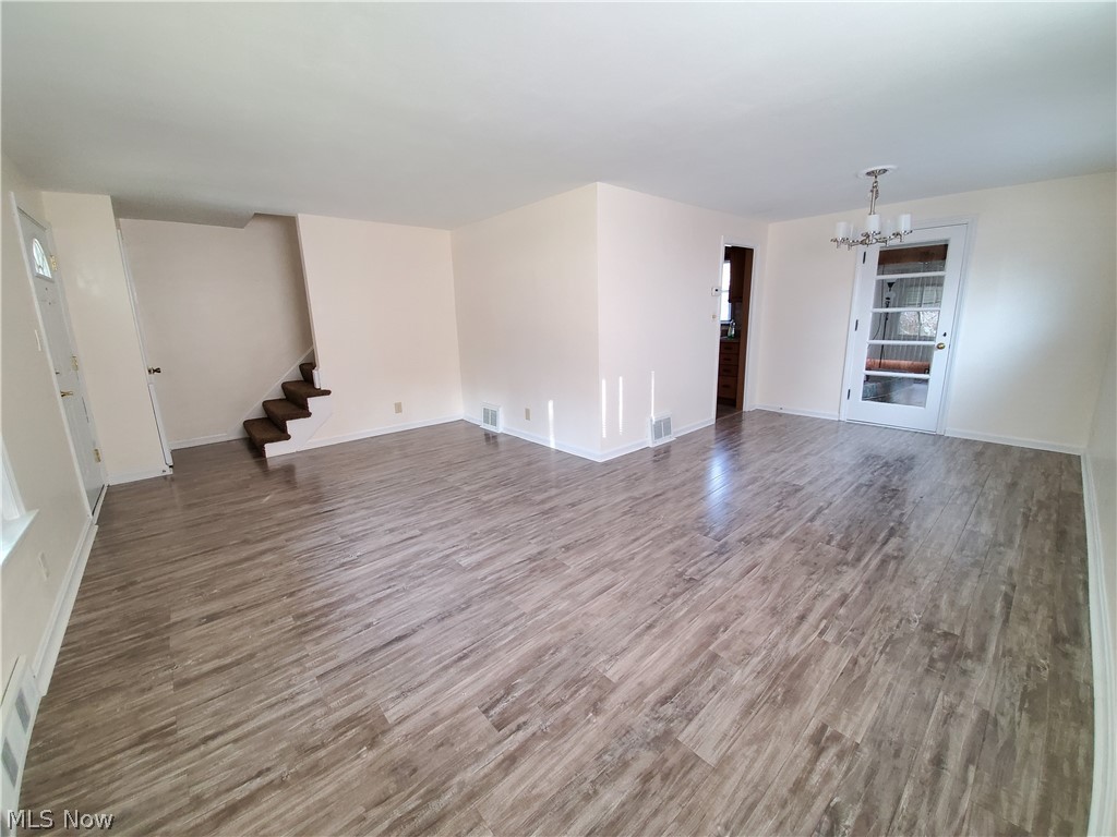 1043 Avondale Road Cleveland, OH 44121 - Photo 4 of 28 Gallery Image 4