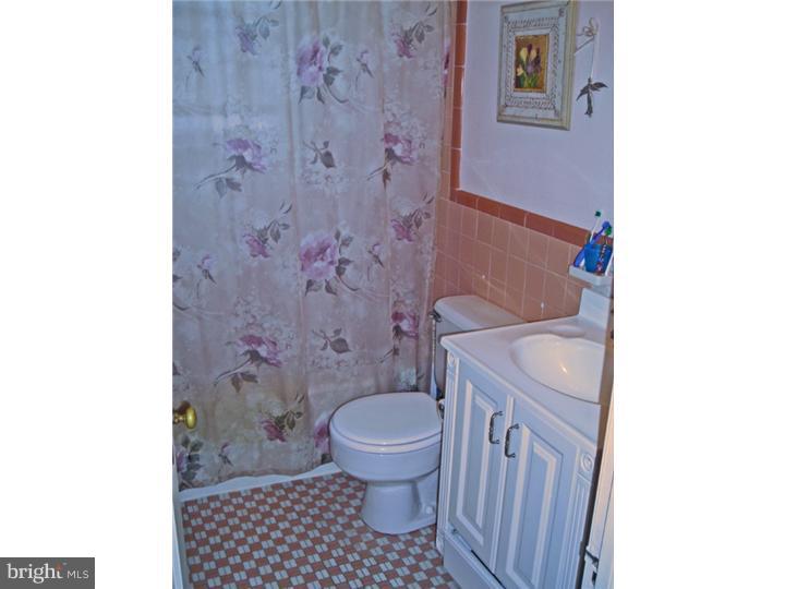 729 Fern Road Glenside, PA 19038 - Photo 20 of 25 Bathroom