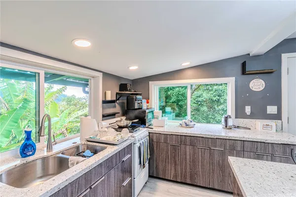 $10,000 | 3665 Tantalus Drive, Honolulu, HI 96822