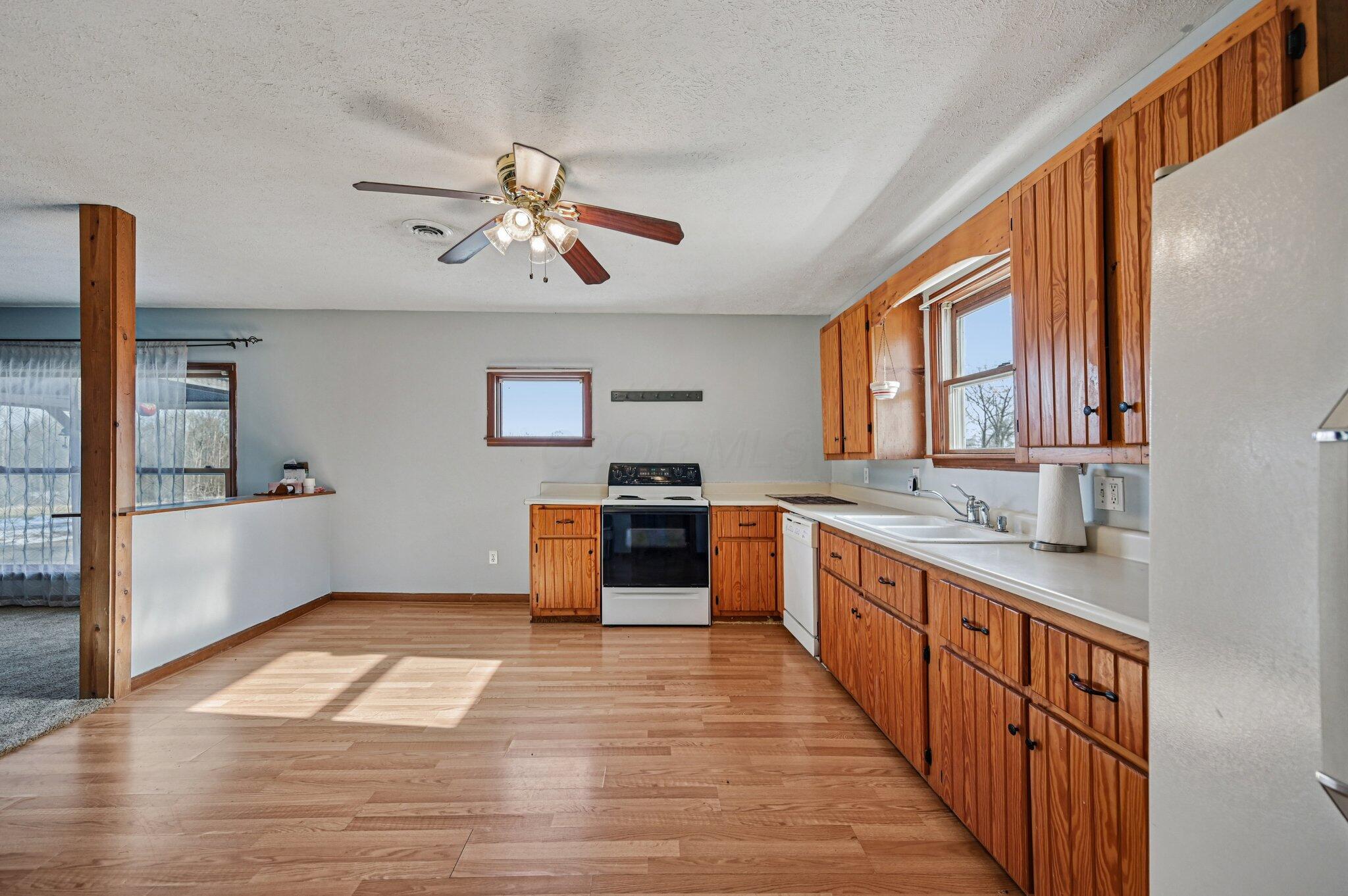 3100 Durant Road Zanesville, OH 43701 - Photo 12 of 48 Kitchen