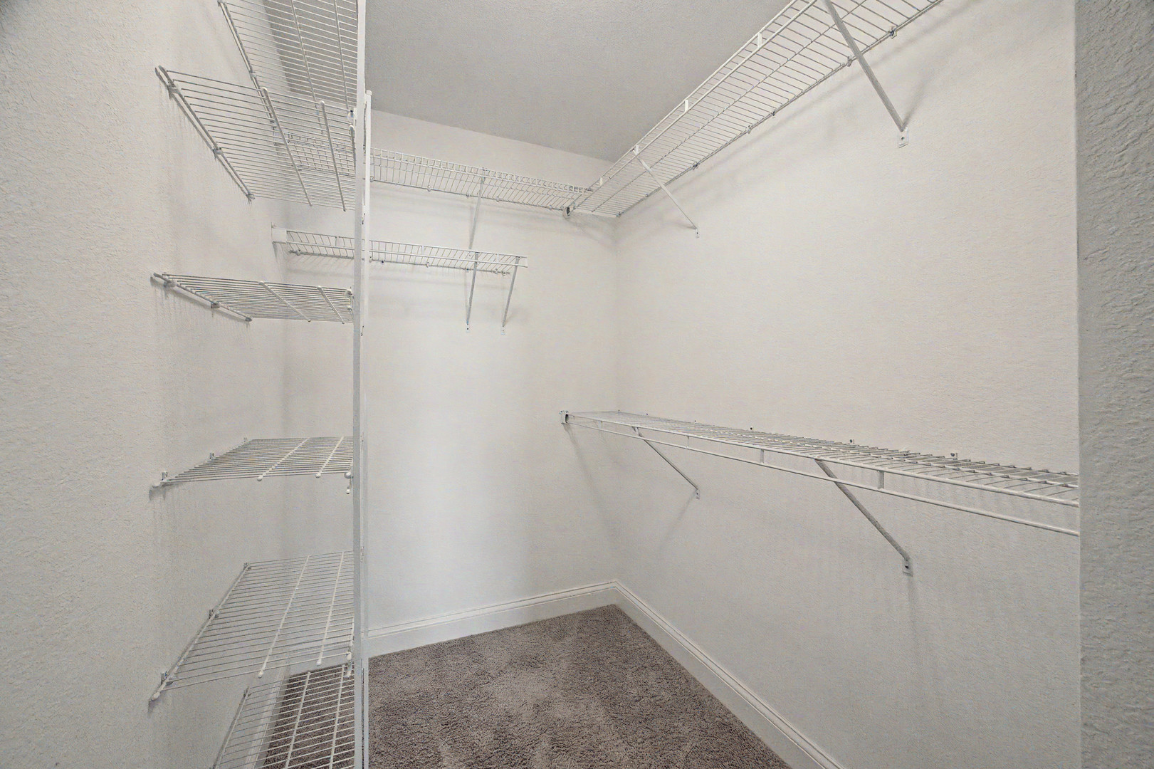 1724 Dunraven Road Bloomington, IL 61704 - Photo 27 of 36