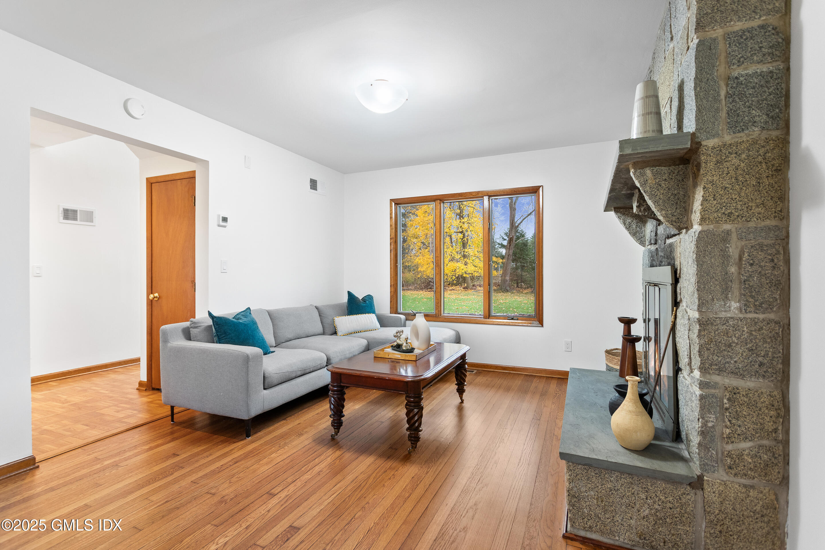 425 Taconic Road, Unit COTTAGE Greenwich, CT 06831 - Photo 3 of 15 nuc1qnzqkdwz1ex8l6meegcfejji