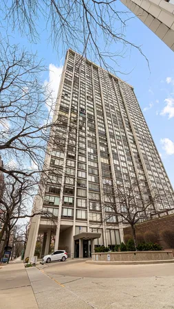 $199,900 | 5455 North Sheridan Road, Unit 3306, Chicago, IL 60640