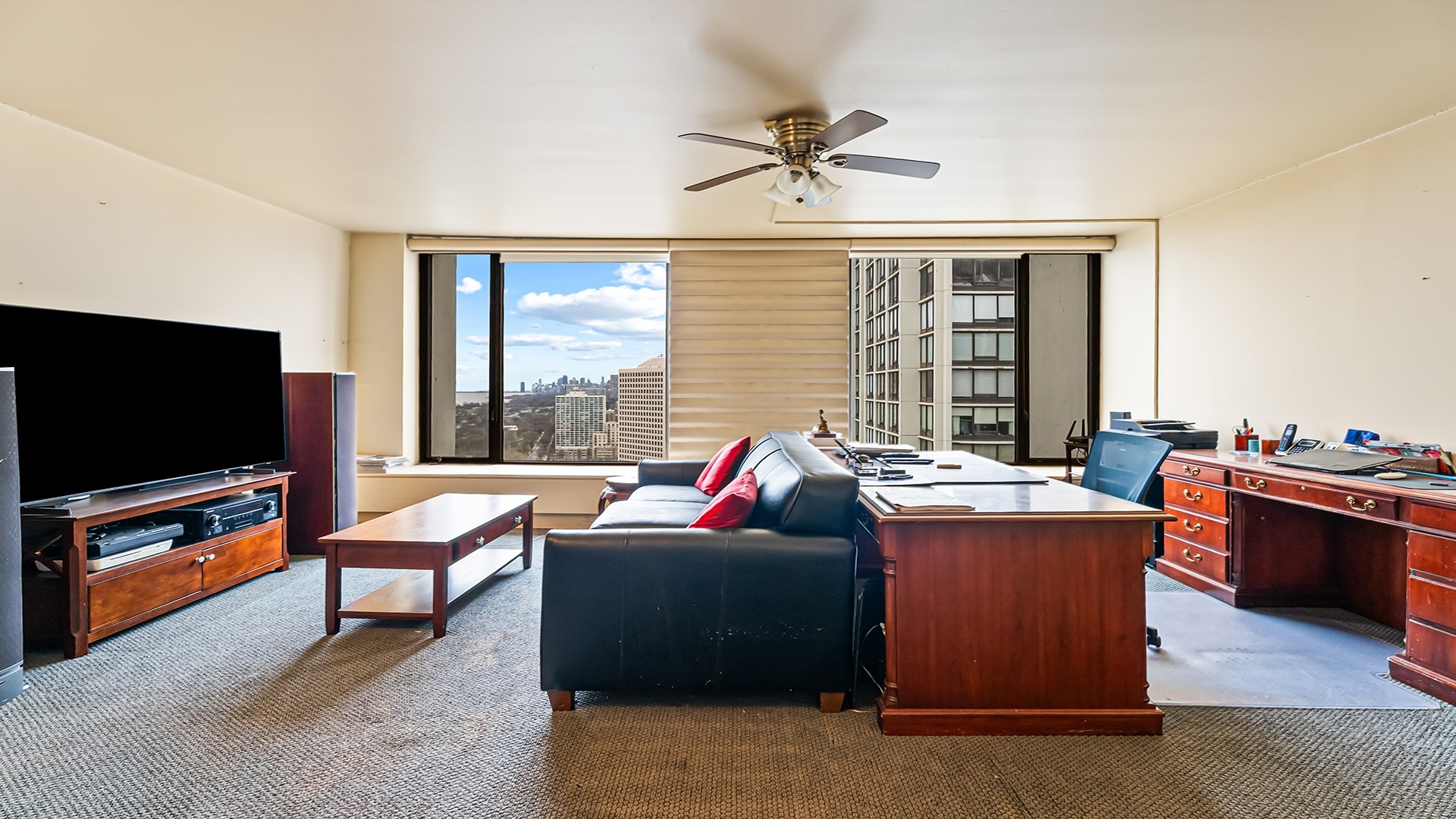 5455 North Sheridan Road, Unit 3306 Chicago, IL 60640 - Photo 4 of 20