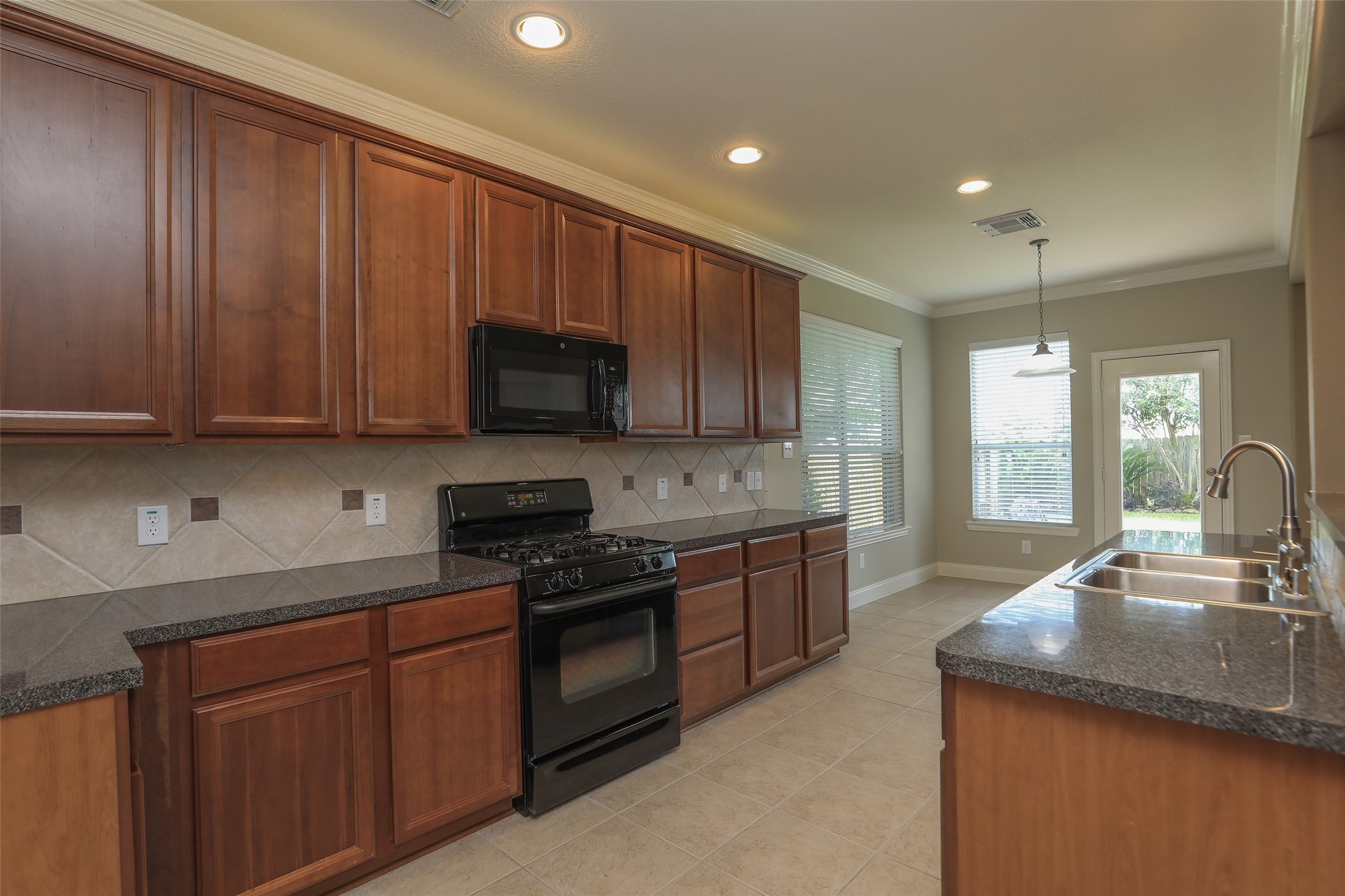 9603 Red Rugosa Drive Houston, TX 77095 - Photo 13 of 43 Kitchen