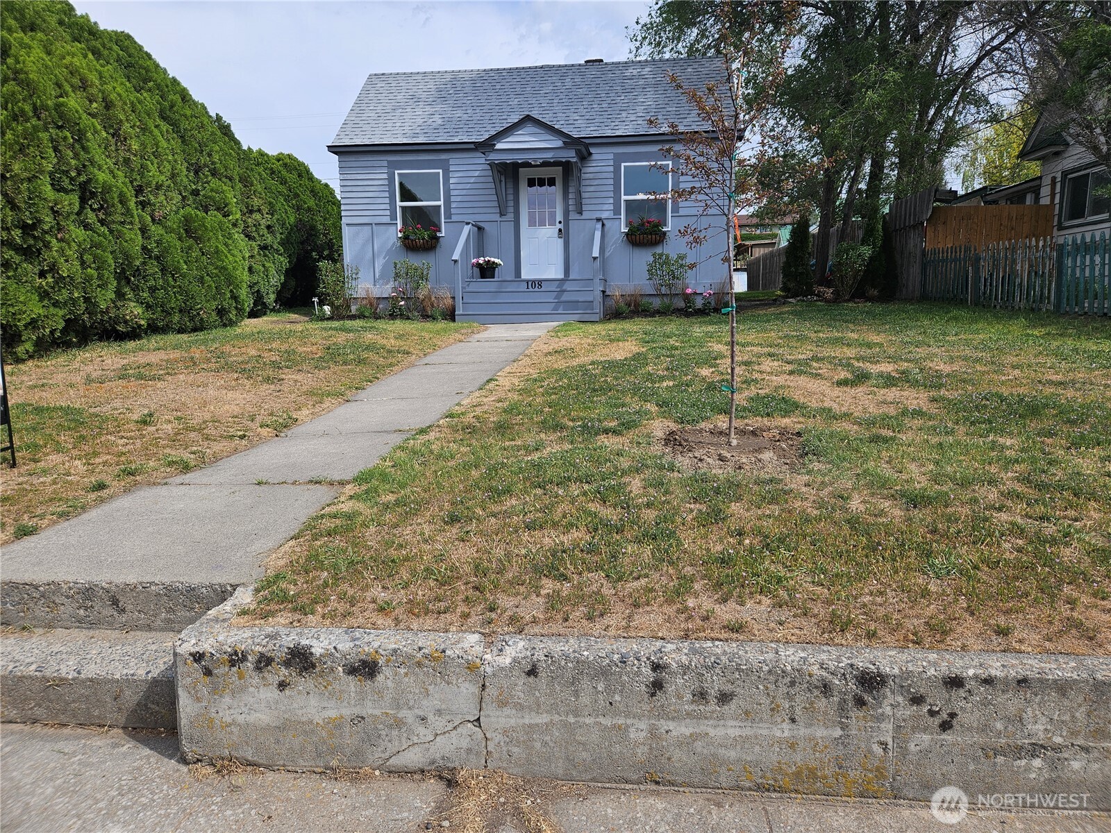 108 West 3rd Street Lind, WA 99341 - Photo 5 of 29 a view of a yard in front of a house