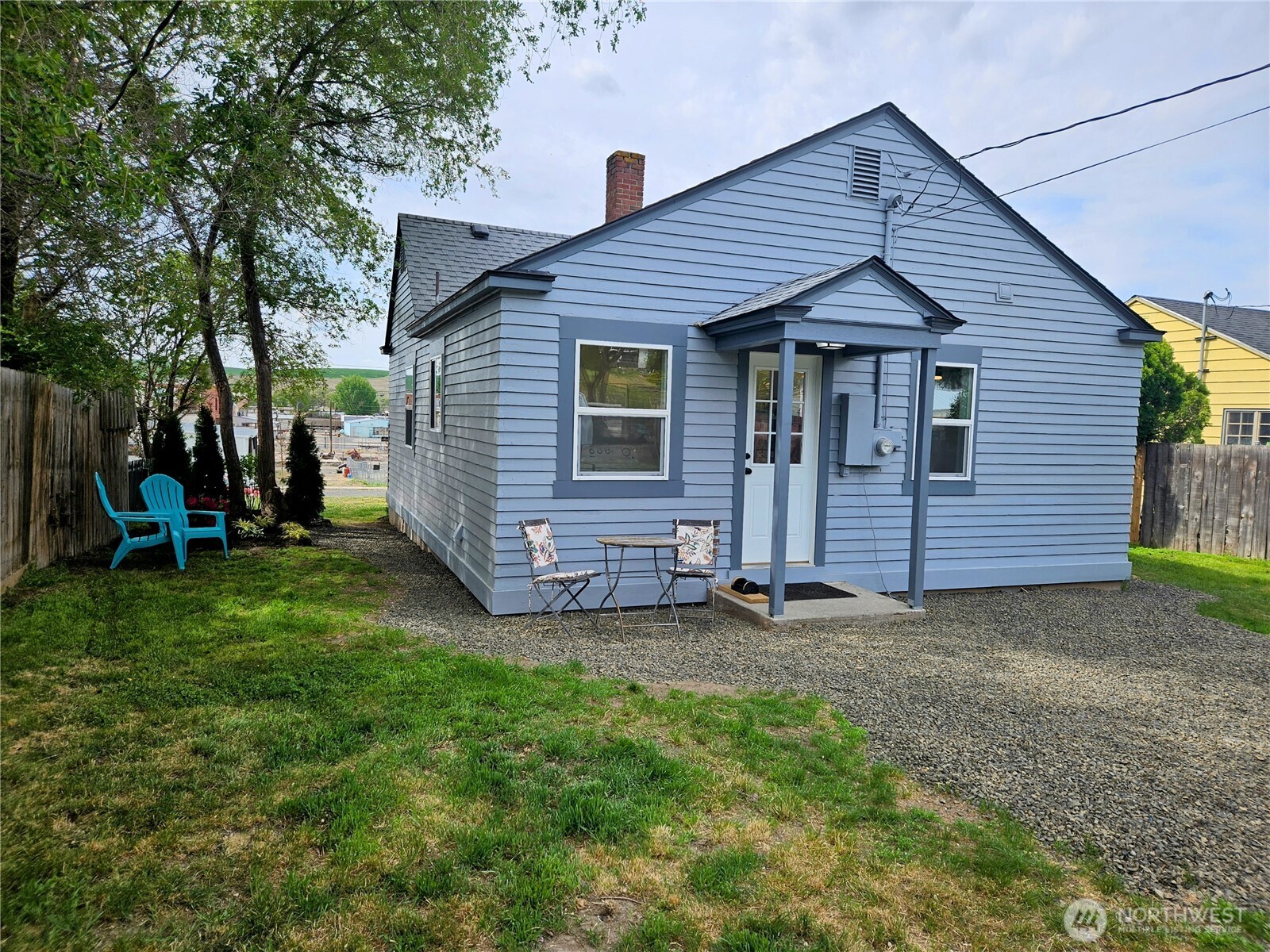 108 West 3rd Street Lind, WA 99341 - Photo 6 of 29 a view of a house with a yard