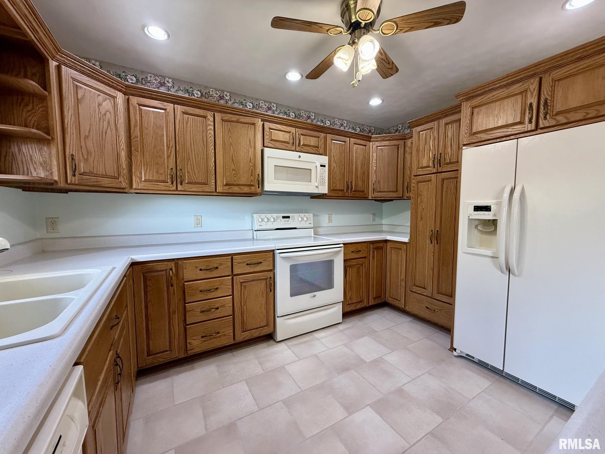 24822 Brookwood Hills Road Athens, IL 62613 - Photo 15 of 58