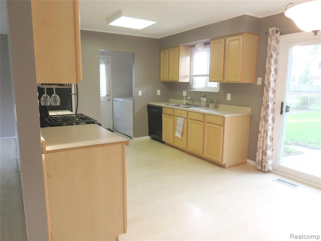 2990 Harrison Avenue Rochester Hills, MI 48307 - Photo 6 of 18