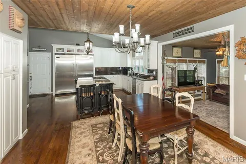 $1,265,000 | 2029 Brook Hill Lane, Chesterfield, MO 63017