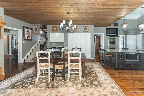 $1,265,000 | 2029 Brook Hill Lane, Chesterfield, MO 63017