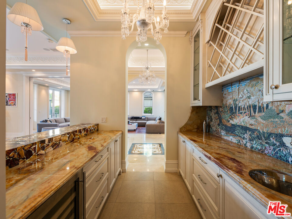 718 North Rodeo Drive Beverly Hills, CA 90210 - Photo 15 of 51