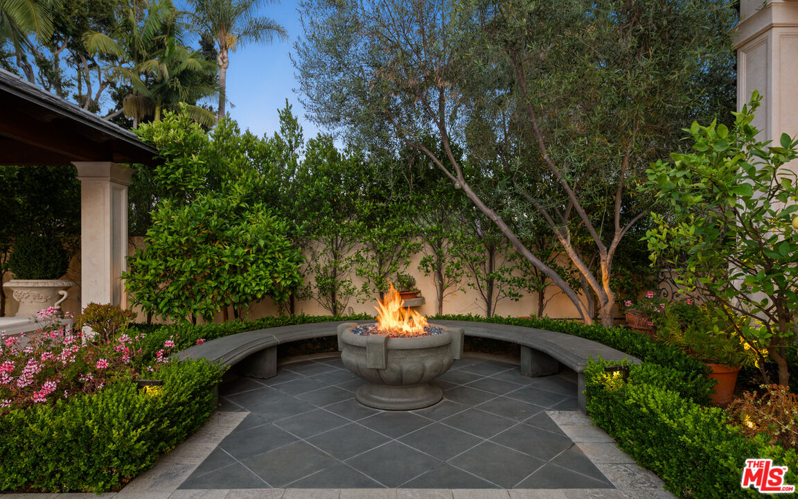 718 North Rodeo Drive Beverly Hills, CA 90210 - Photo 32 of 51