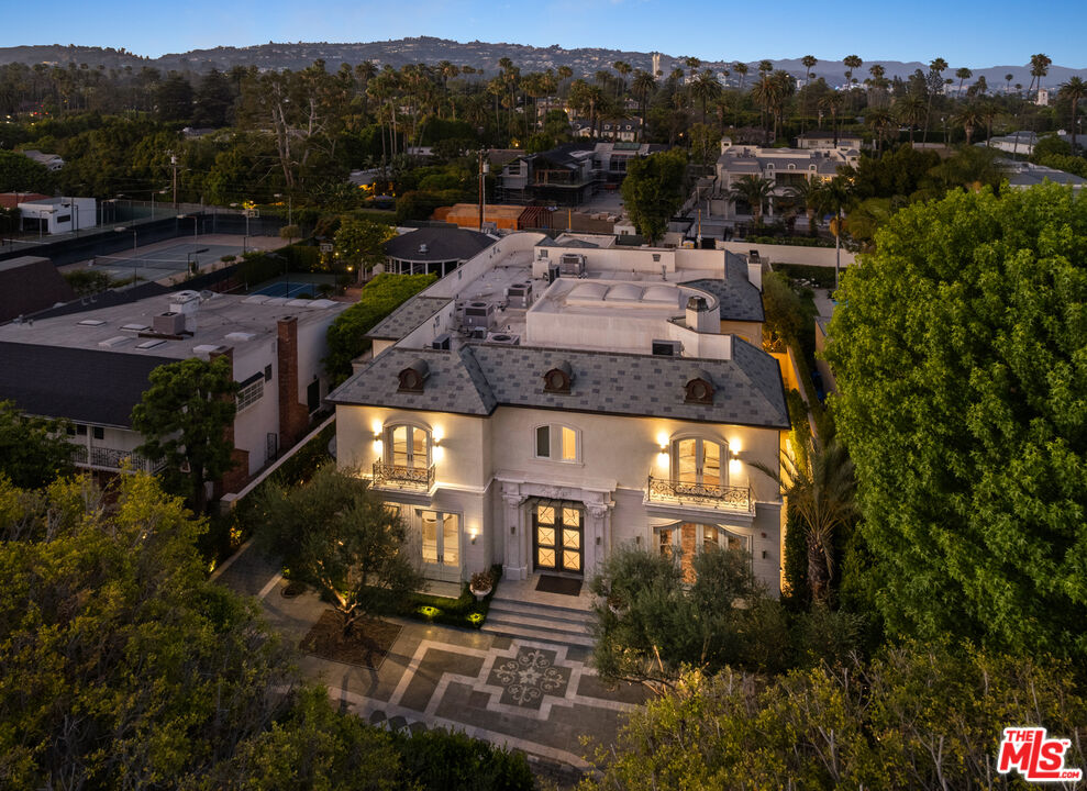 718 North Rodeo Drive Beverly Hills, CA 90210 - Photo 4 of 51