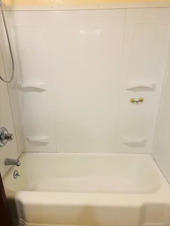 $2,000 | 81 Bellevue Avenue, Unit 1, Haverhill, MA 01832