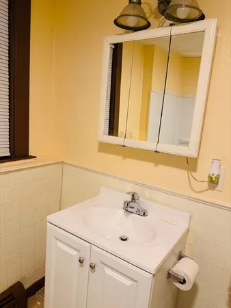 $2,000 | 81 Bellevue Avenue, Unit 1, Haverhill, MA 01832