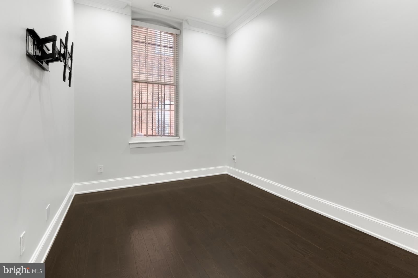 12-16 Letitia Street, Unit 105 Philadelphia, PA 19106 - Photo 19 of 40