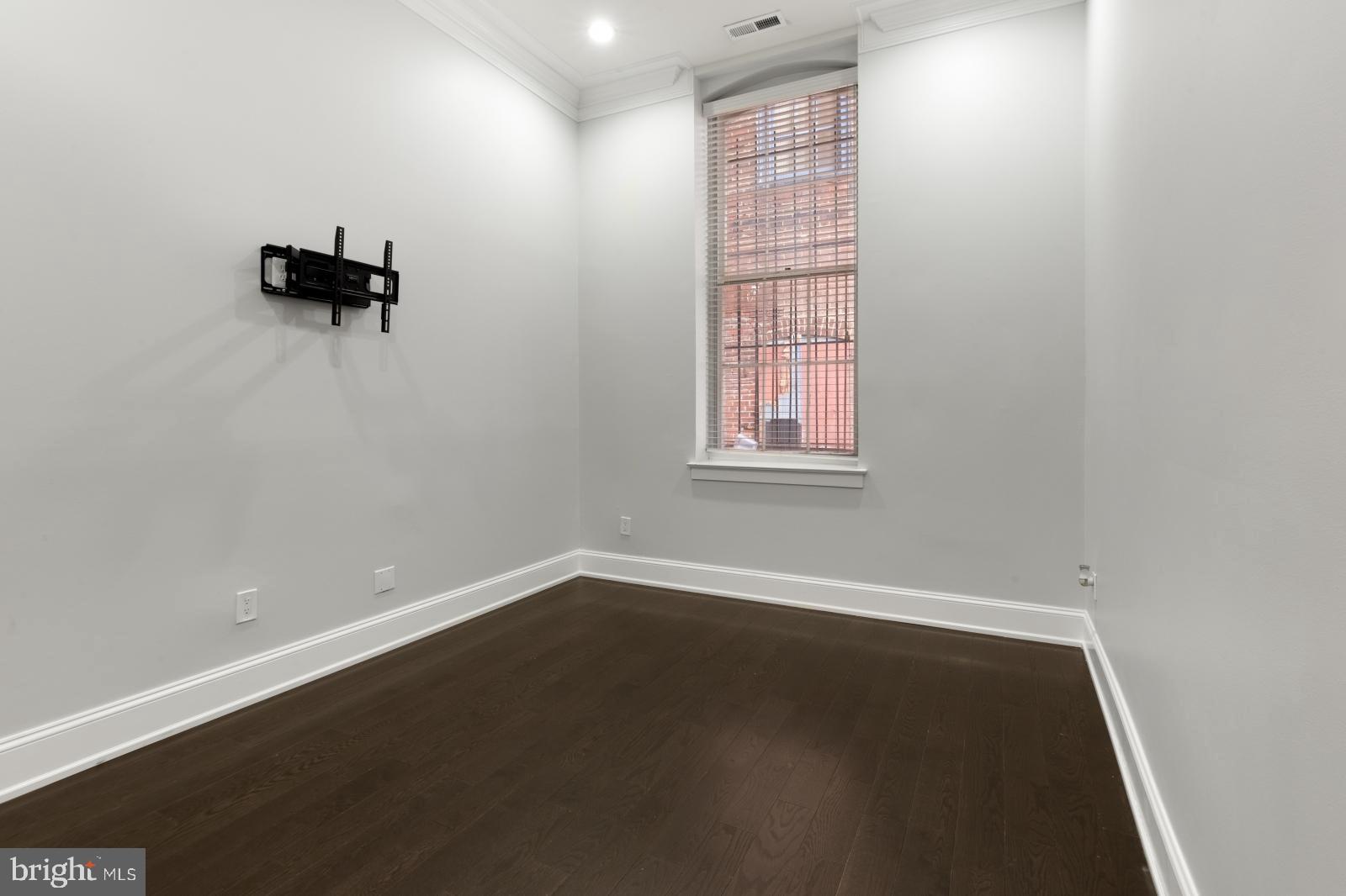 12-16 Letitia Street, Unit 105 Philadelphia, PA 19106 - Photo 20 of 40